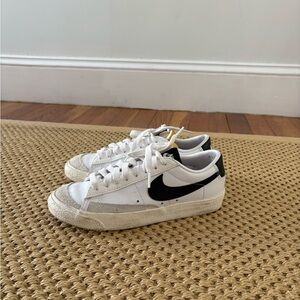 Nike Blazer Low '77 Sneakers Womens 6.5